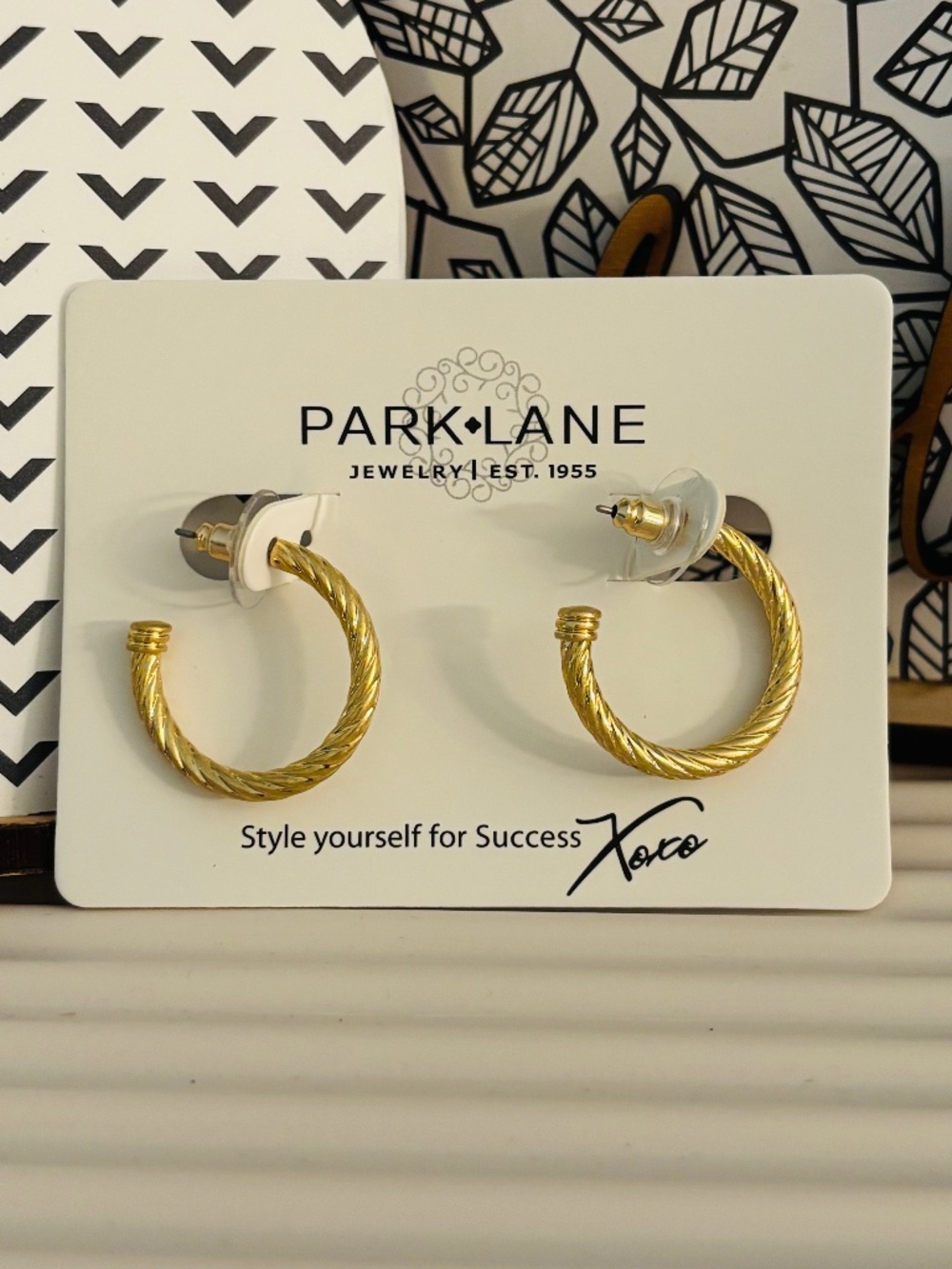 PARK LANE Honey Earrings in Matte Gold